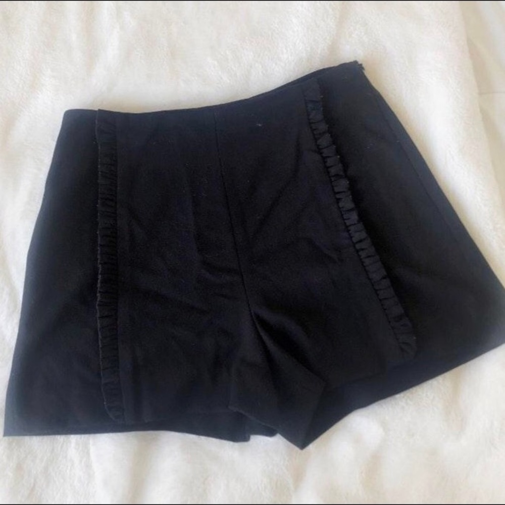 Trafaluc Black High Waist Side Zip Shorts